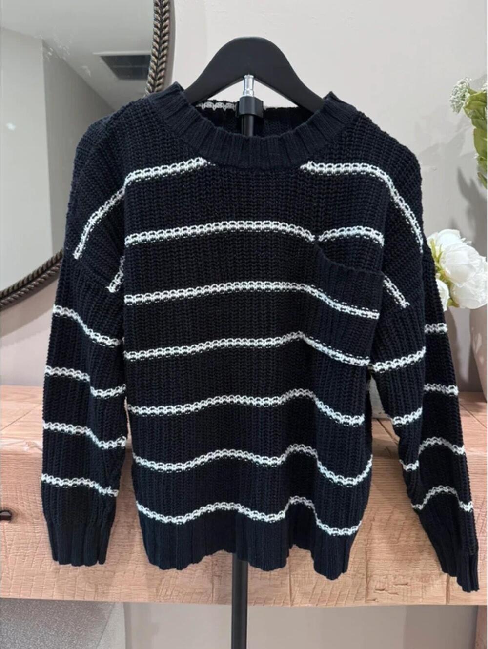 American Eagle Large Knitted Crochet Black And White Striped Sweater